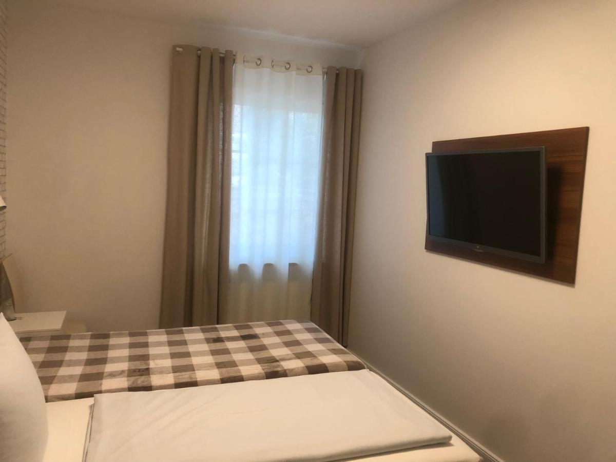 Hotellerie Gasthaus Schubert Garbsen Buitenkant foto