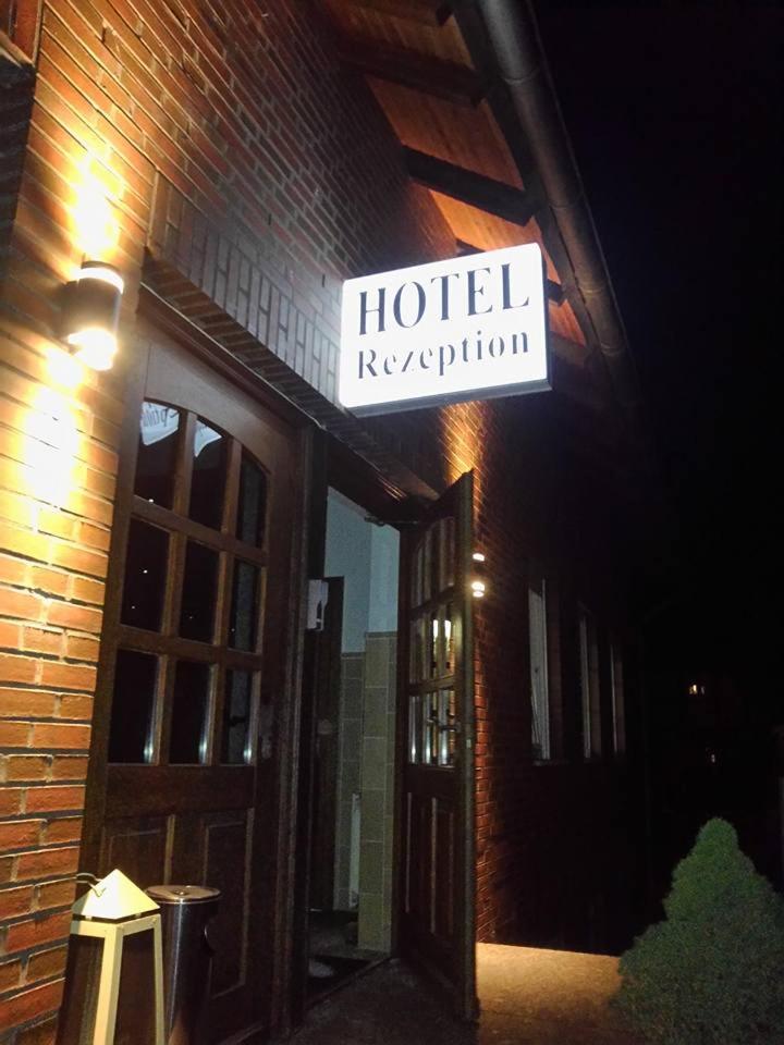 Hotellerie Gasthaus Schubert Garbsen Buitenkant foto