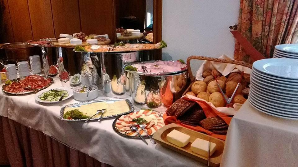 Hotellerie Gasthaus Schubert Garbsen Buitenkant foto